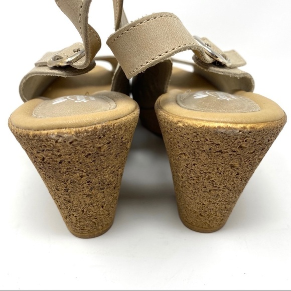 Spring Step Trixiebelle beige heeled sandals - Picture 6 of 8